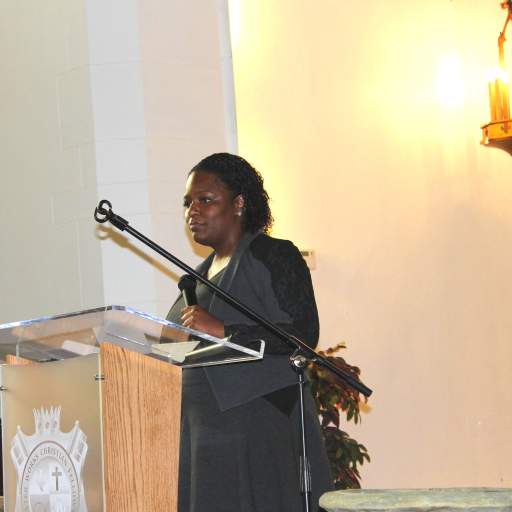 Franchelle Hart, Executive Director of Open Buffalo, introduces Nicole Lee.